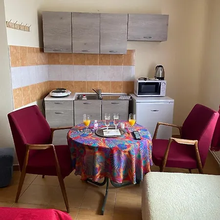 Karol Aparthotel *